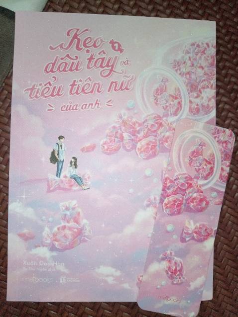 Sách đẹp, giao hàng hơi lâu,đóng gói cẩn thận, bìa lung linh, lấp lánh đẹp lắm và nd sách rất hay,nhẹ nhàng