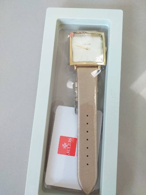 Mua 5 cái, cái này ko hài lòng lắm vì màu ko giống hình ạ. Lúc mua chọn màu trắng, gởi hàng thù màu vàng kem. Shop nên bái khách khi giao màu ko đúng. Nhưng vì 4 cái kia rất ưng í. Nên ưng lun em này hehe