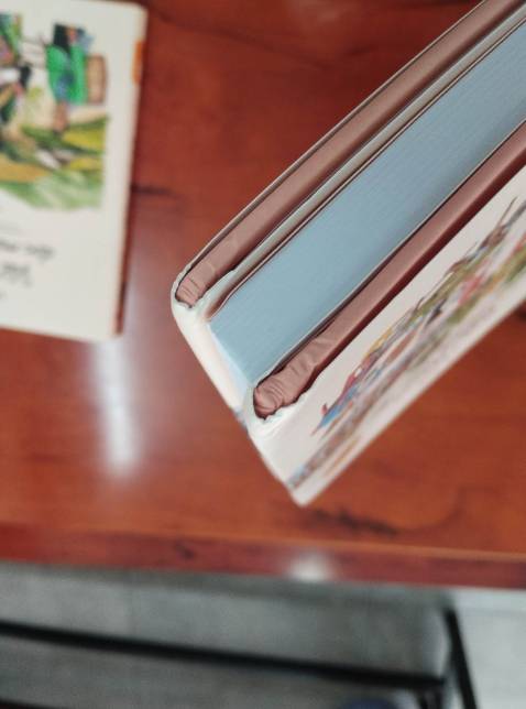 mình đặt 3 cuốn thì co1 1 cuốn là sách cũ, bị móp méo, mình muốn được đổi lại sách khác