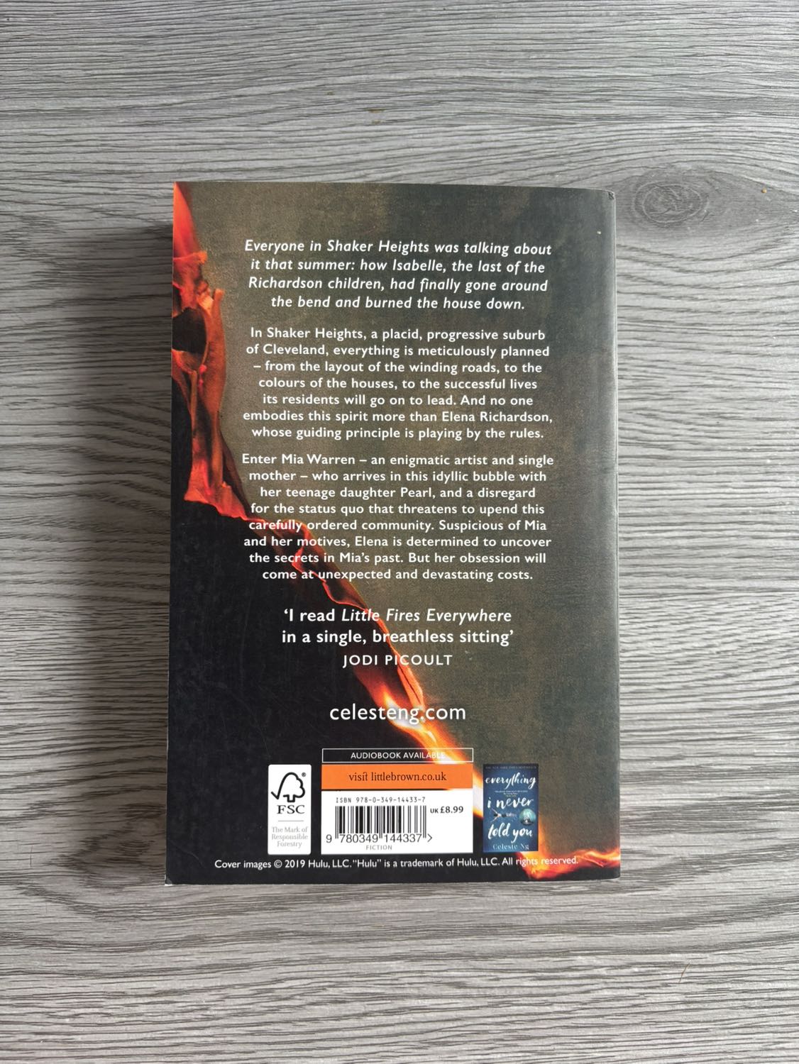 Bìa đẹp, giá sale cỡ 200