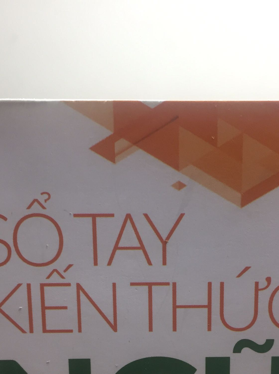 Mình thấy rằng sách này đã qua sử dụng rồi, có nhiều vết xước, rất là bẩn, có mấy trang giấy bị gập lại. Không biết mình có đổi lại được không.