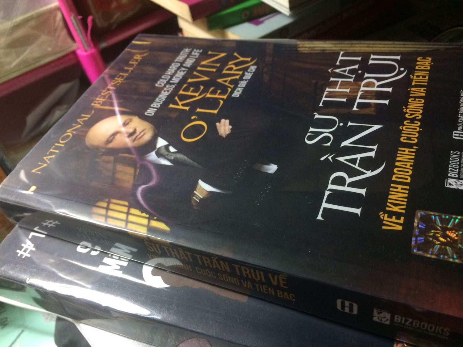 Cuốn sách khá thú vị. Hình thức mới. Giao hàng nhanh. 5 sao nhé.