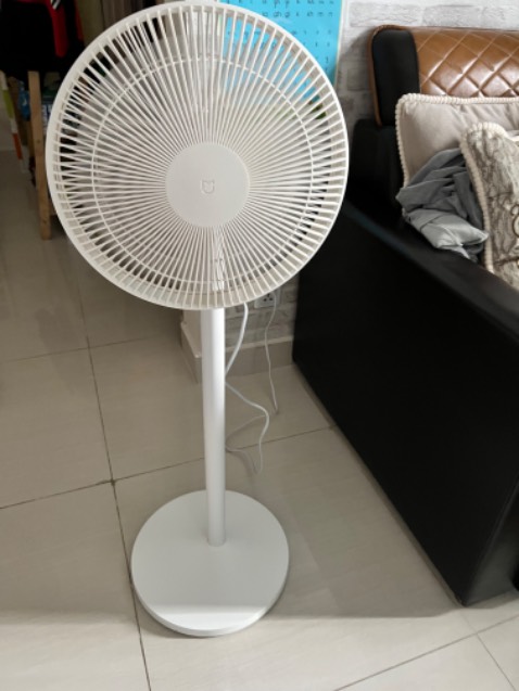 Chạy em, mát, quạt gọn xinh nên mua