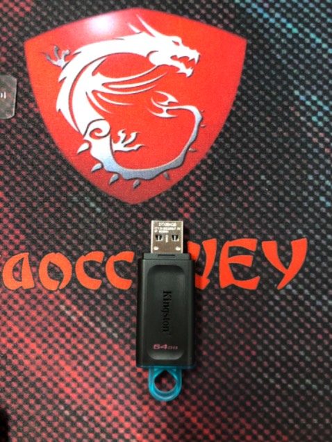 Usb thì như hình nhưng tốc độ chậm. Usb thì như hình nhưng tốc độ chậm.