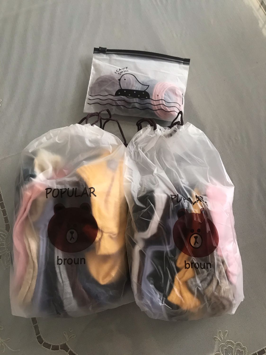 Giao hàng siêu nhanh. Cột tóc nhẹ nhàng, dễ thương. Thích hợp với tóc trẻ em, tóc mỏng nè, nhẹ đầu lắm