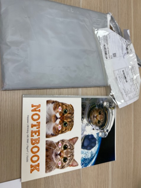 Chào shop. Shop gửi nhầm đồ cho mình rồi. Mình đặt cuốn 39 câu hỏi cho người trẻ - & nhận được cuốn sổ. Shop kiểm tra & liên hệ lại cho mình nhé. Cảm ơn shop