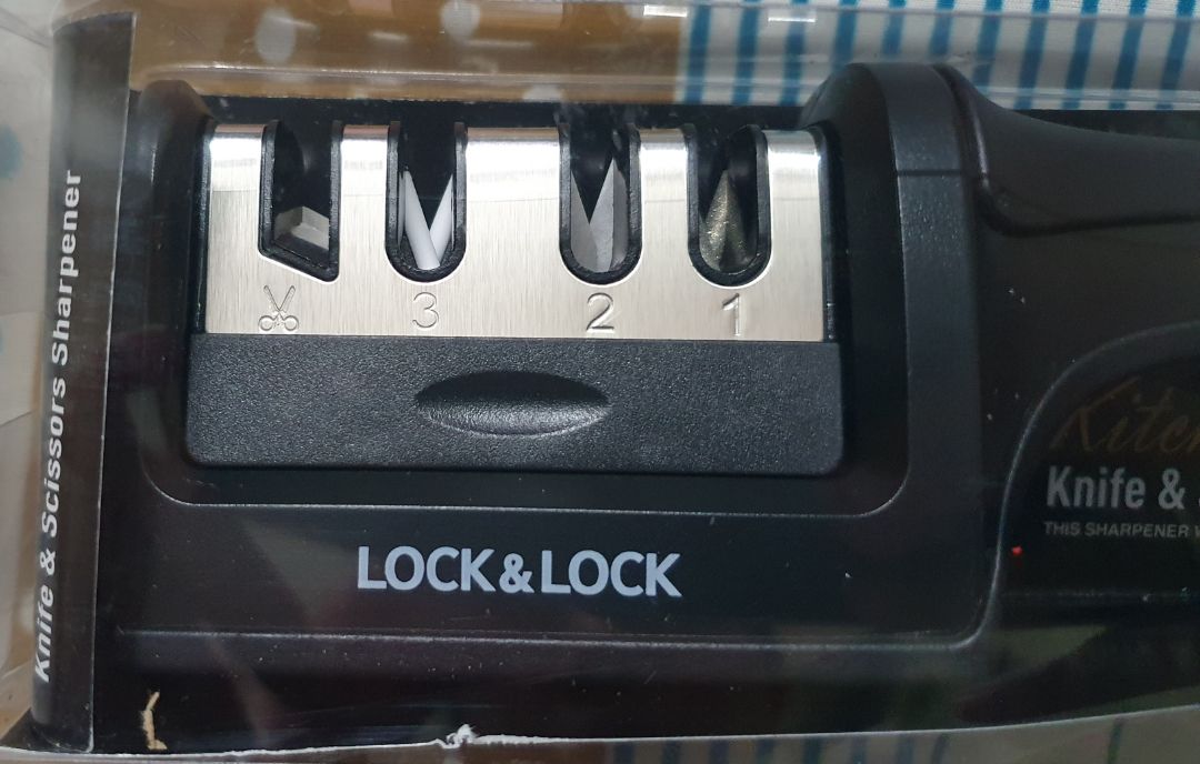 sản phẩm đẹp, có hướng dẫn sử dụng rõ ràng cho từng rãnh mài theo từng chức năng. Thích thích