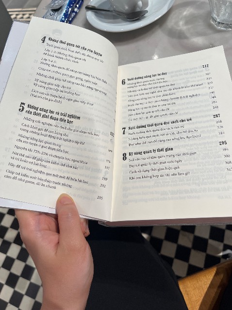 Nội dung hay, đầy đủ, chi tiết, bao quát được nhiều vấn đề, đọc rất thấm thía. Mình sẽ cố gắng áp dụng lời khuyên từ sách. Nên mua nhé mọi người.