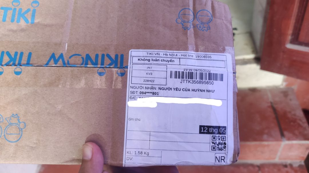 Sách này mình mua để tặng người yêu, nhìn chung thì rất hài lòng. Đóng gói đẹp, kỹ càng, giao hàng khá nhanh