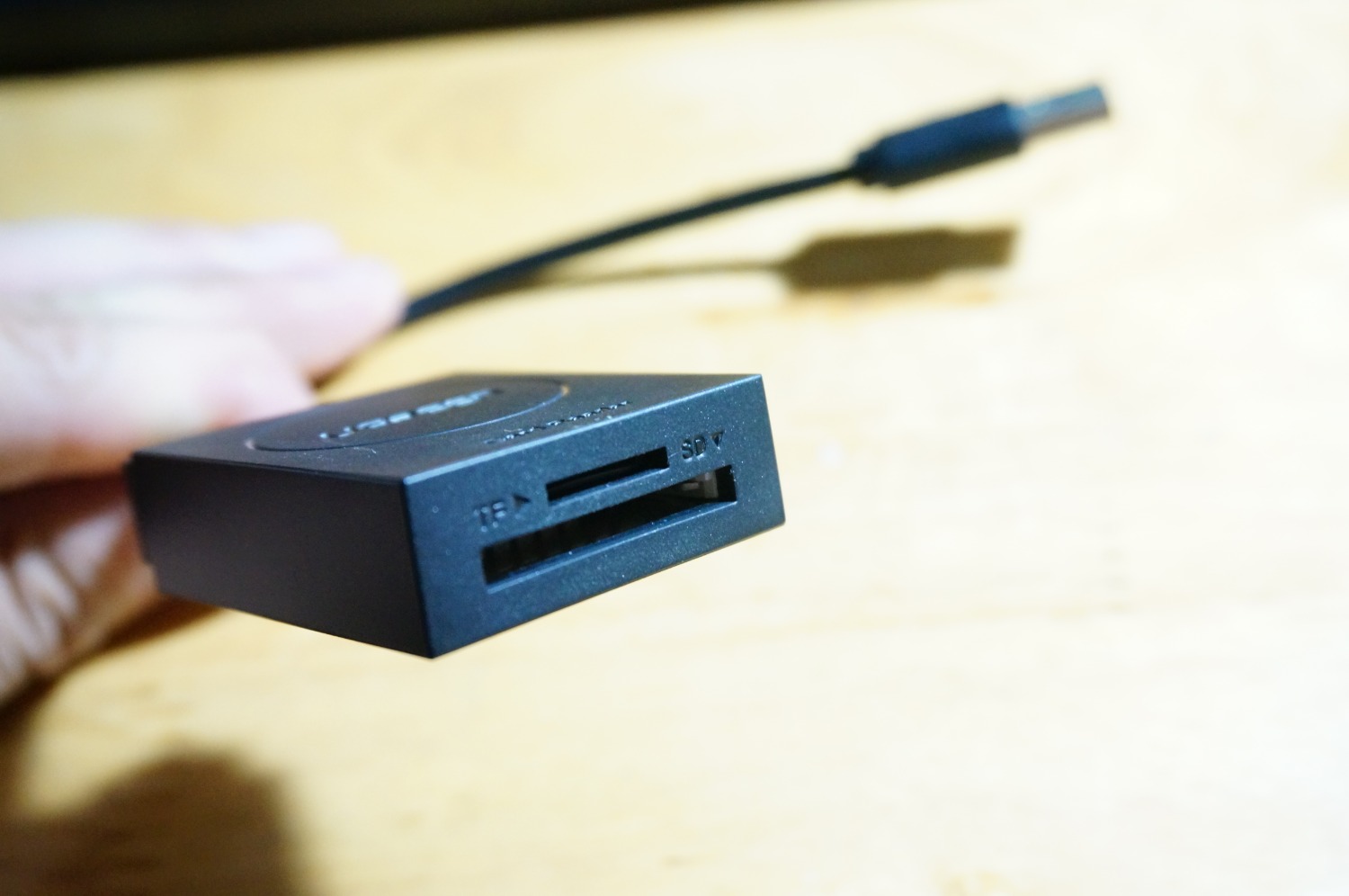 Đồ của Ugreen thì chất lượng khỏi phải bàn: Đóng gói, bao bì kỹ càng; chất lượng gia công tốt, sử dụng không có vấn đề gì.
Ngoài ra, mình còn cắm cable OTG vào điện thoại để xem hình chụp bằng máy ảnh, cả file Raw và Jpeg đều nhận & xem được khá tốt.