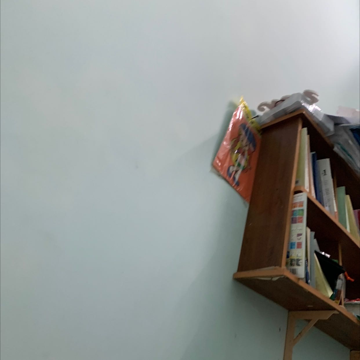 sản phẩm có lối thiết kế sáng tạo khi kính kéo xuống dễ dàng, thuận tiện sử dụng. Tuy nhiên, đầu mình chưa phảu quá to nhưng mua XL mà vẫn thấy chật, đội khó chịu.