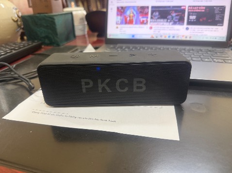 Loa nghe nhạc khá hay, công suất lớn, rất chắc chắn, hình thức đẹp