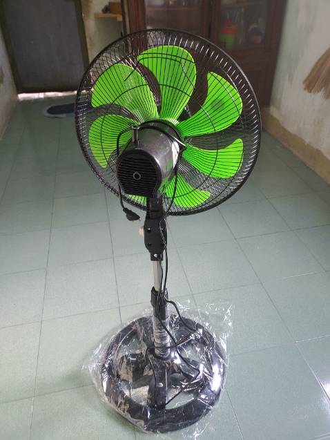 Hàng đẹp đúng với mẫu.giao hàng đúng hẹn.ok.còn chất lượng độ bền chưa biết sài rồi mới đánh giá được cho 5 sao.