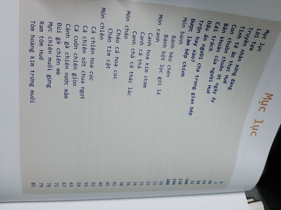 Quyển món ngon xứ Huế (song ngữ) so với bản tiéng việt thiếu khá nhiều món gần 20 món. Trình bày hình minh họa và nội dung rất ok Quyển món ngon xứ Huế (song ngữ) so với bản tiéng việt thiếu khá nhiều món gần 20 món. Trình bày hình minh họa và nội dung rất ok