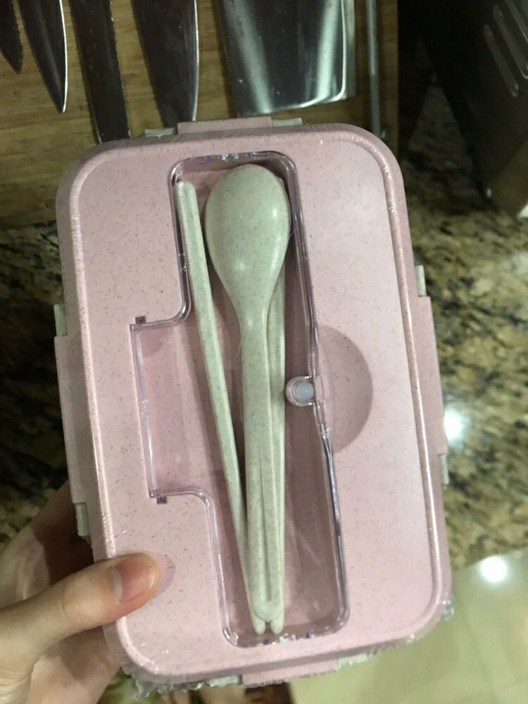 hộp cơm đẹp lắm luôn. k hôi nhựa, màu xinh, xuất sắc mn nhé