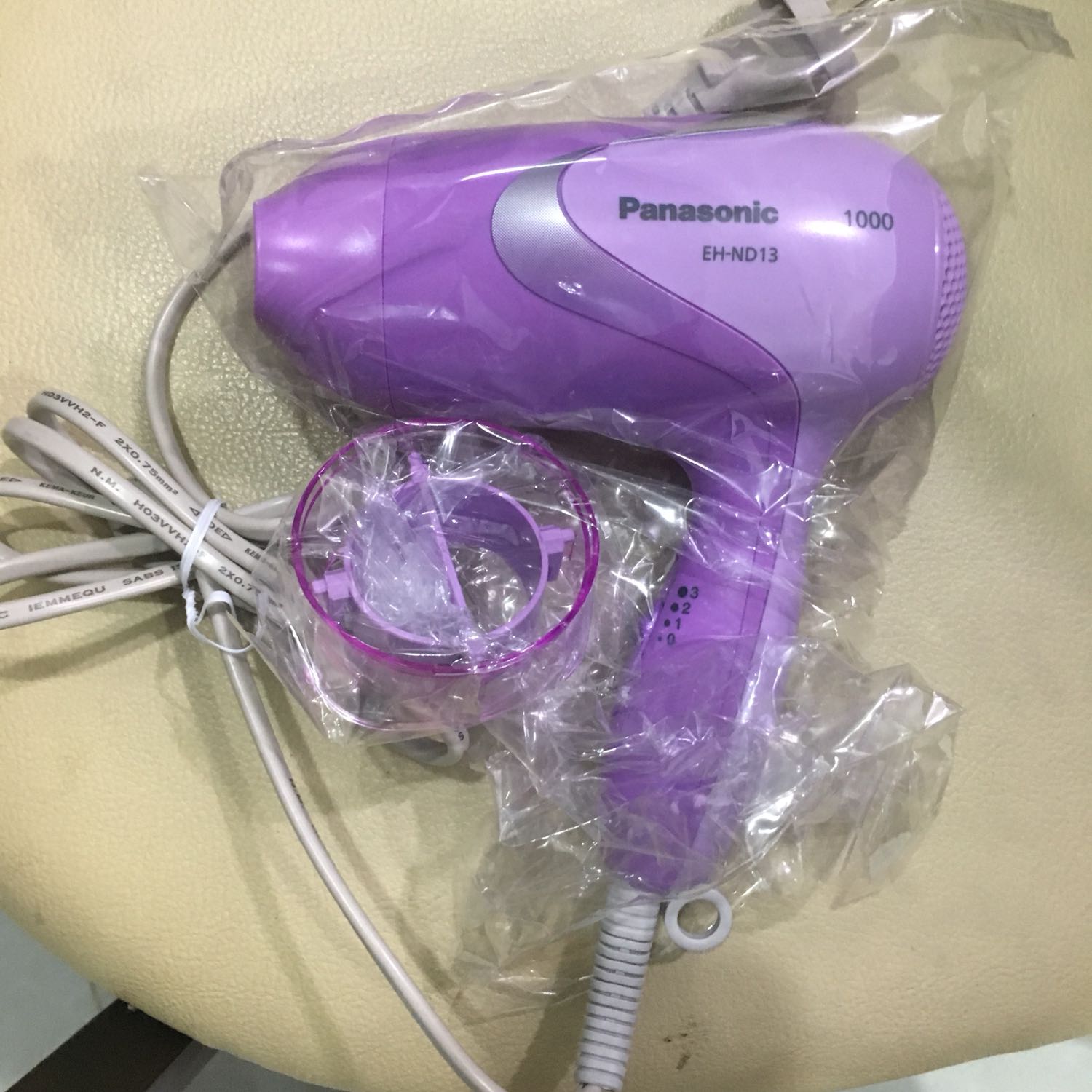 Nhận xét qa hình ảnh cho thực tế nhé! Nchung là good. 
Giao hàng nhanh. Mới đặt buổi sáng là chiều có rồi. Mặc dù không sử dụng TikiNow. Gói hàng cẩn thận. Cho Tiki 1 like