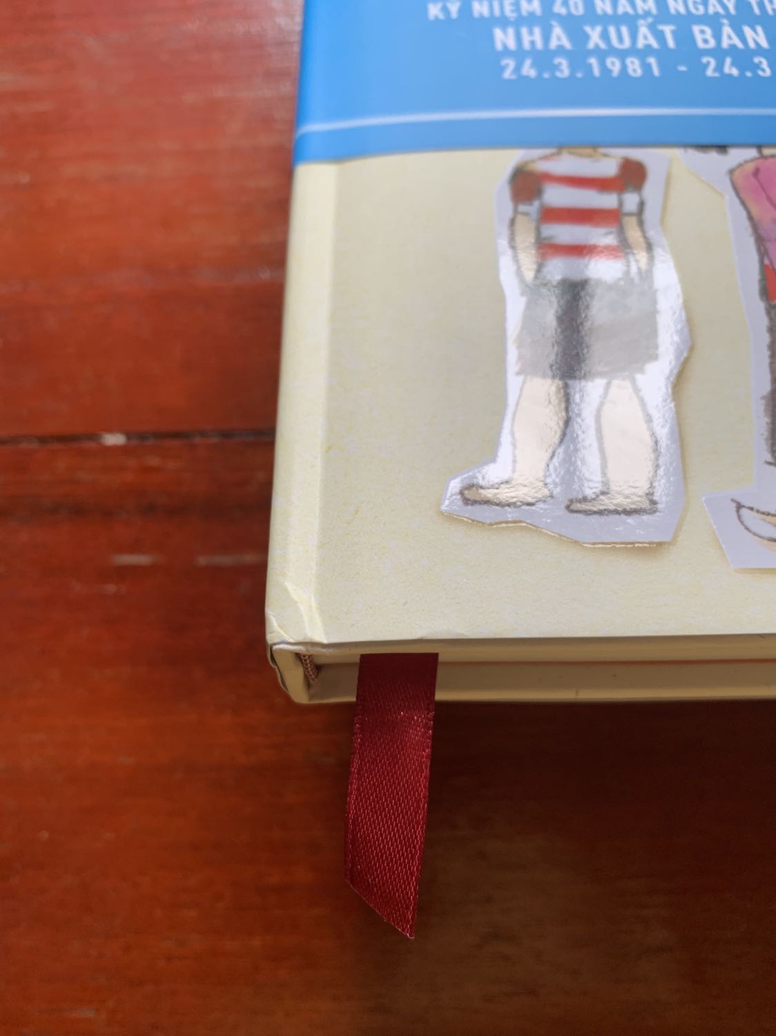 Giao hàng nhanh, mua được với giá ổn, sách đẹp, sách của bác Ánh thì nội dung khỏi bàn, cơ mà Tiki bọc thực sự ẩu, khồn có bọc chống sốc và sách mình bị xước nhẹ, nhưng may là khồn ảnh hưởng nhiều. Mong Tiki chú trọng việc bọc sách hơn