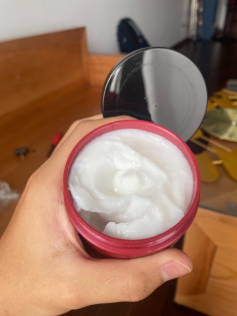 Mình k biết shop làm ntn nhưng mà sp k hề có seal hay gì cả. Mở nắp ra thì giống như sp đã dùng