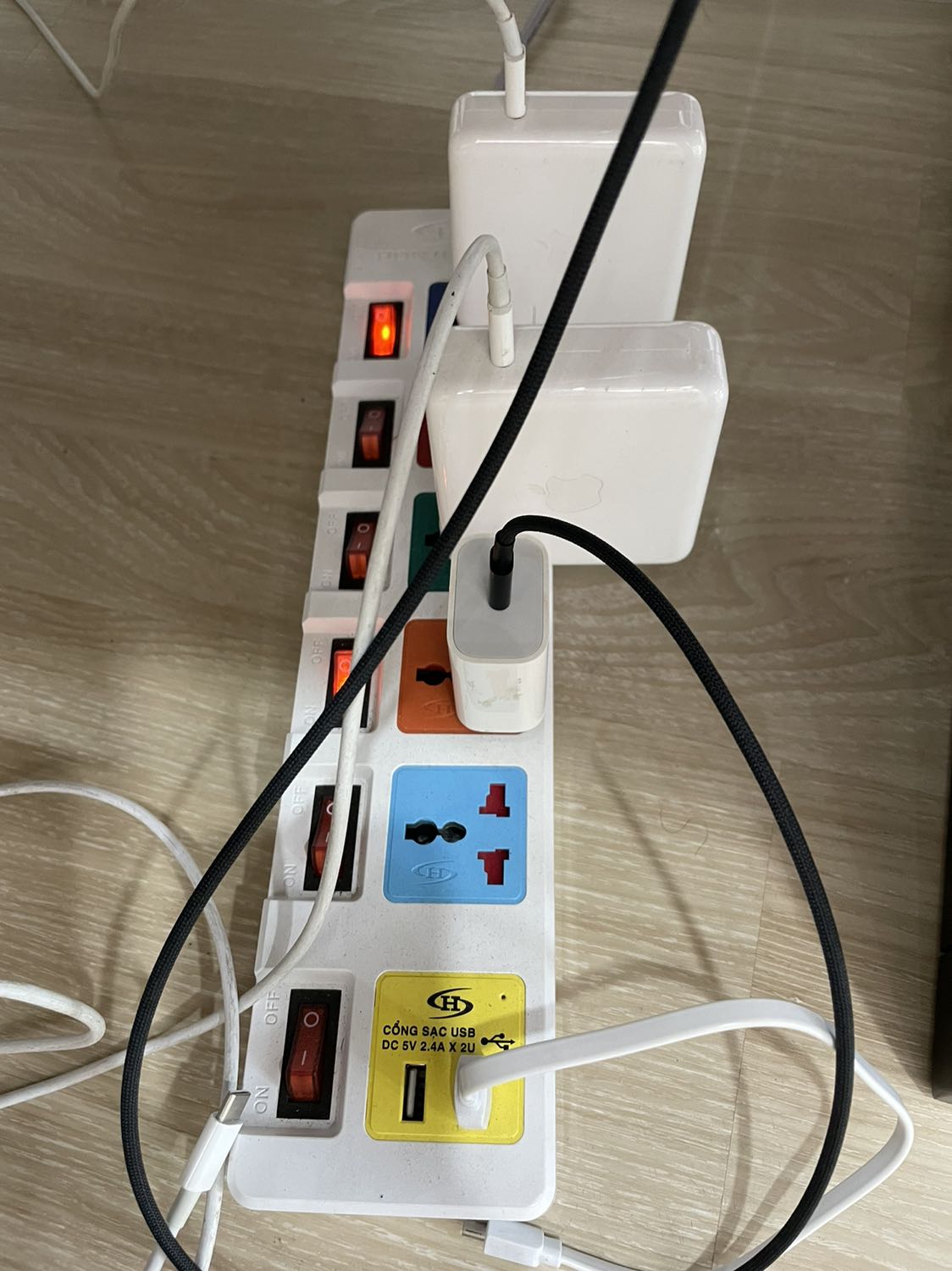 Ổ điện dùng tốt, an toàn, tiki giao nhanh