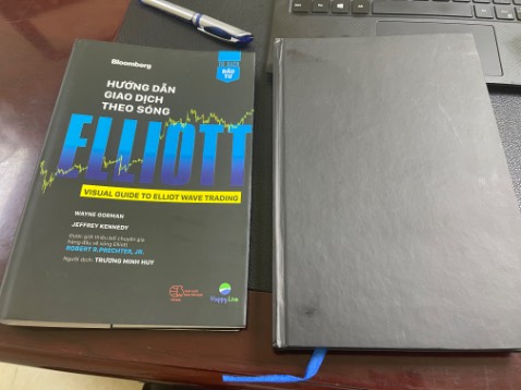 Sản phẩm như sách in lậu, ko tem mác, đóng gói kém bị móp hết góc