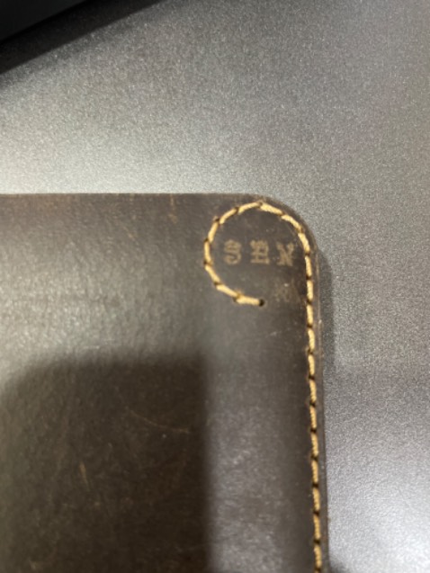 Ví không được mới, trầy khá nhiều