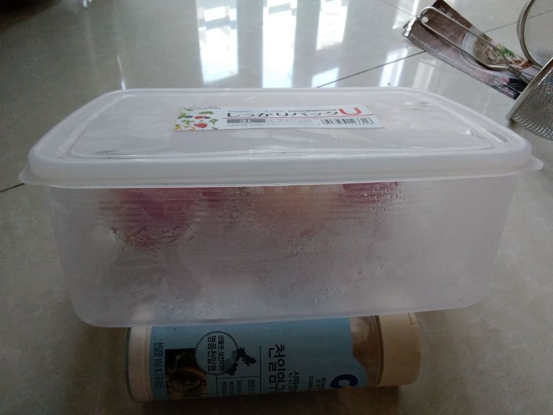 hàng nhìn đẹp, đựng trái cây nhịn sạch sẽ ,ngon mắt. nắp nhựa dẻo ,dễ đậy vạ kín.