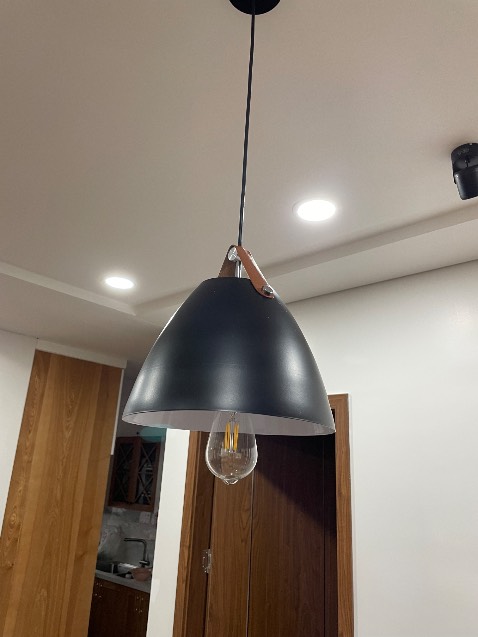 Chất lượng dùng được, không quá sang trọng như quảng cáo; giá 400k mua xong mới biết là quá đắt vì các trang mạng khác bán tầm 180-200k. Đèn không lắp không hiểu sao không lọt vào trong được.