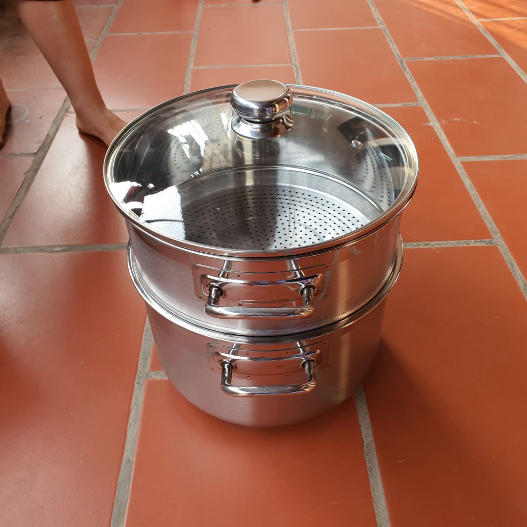 nay mới nhận đc hàng. 
nhìn chung nồi to. dày. sáng. đẹp.
phần trên để hấp đồ thỏa mái. phần nồi dưới đem luộc thì tha hồ luộc đồ.
 tiền nào của nấy. cho shop 5 sao.