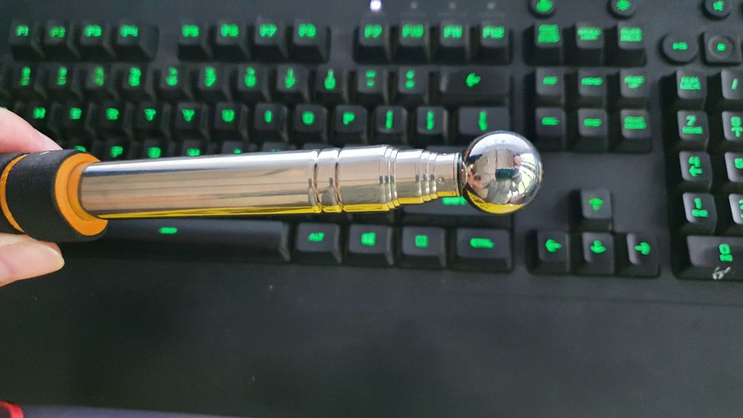 Thực tế kéo hết cỡ thấy gậy chỉ có 6 khúc, dài 110cm. Không như Mô tả. Ý kiến và cung cấp hình ảnh như yêu cầu với shop xong thì ... shop im lặng luôn :))