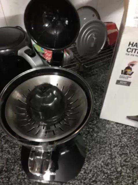 Tiki giao hàng rất nhanh, nhưng rất tiếc máy chưa sử dụng đã bị lỗi mô tơ quay không dừng, đề nghị bảo hành sản phẩm cho tôi