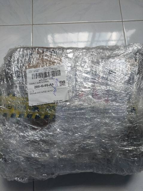 Chưa khui thùng hàng. Thùng bị ướt, có tình trạng bị vỡ sản phẩm. Đóng gói và vận chuyển quá tệ, nhìn vậy mà cũng giao cho khách được, cần khắc phục khi ngoại quan thùng hàng đã biến dạng thì đừng giao cho khách nữa nha. Còn khi lên ứng dụng gửi yêu cầu thì bắt khui thùng, khui chi cho khách hàng đóng gói lại nữa khi cả thùng hàng bị hư. Không tin tiki nữa nha.