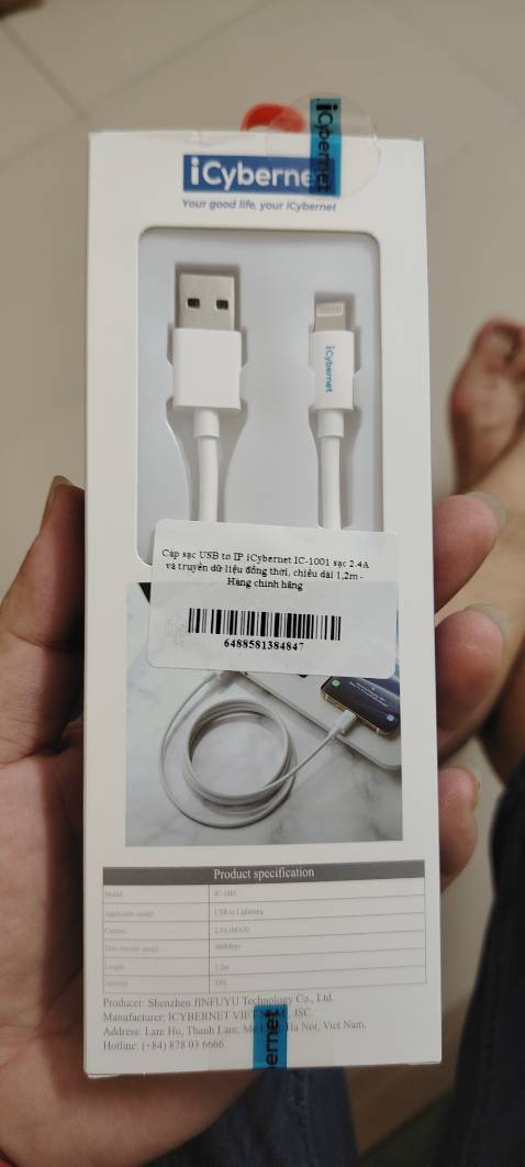 1. Dây nhựa dẻo nên có khả năng dùng 1 thời gian sẽ nứt. 
2. Không vừa chân ốp vì chân nhựa cắm hơi to. Nên phải tháo ốp ra sạc
3. Sạc cắm OK. 
4. Truyền dữ liệu thì chưa tiện check. 
5. Tiki now 9h tối, 9h sáng lấy
6. Giá quá ổn. Free ship. 55k 1 dây mua 2 cái luôn.