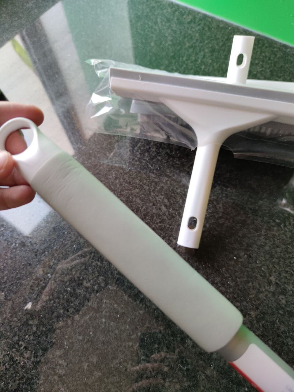 Mua kèm cái này với cây chà kính, hai cái đẹp xuất sắc, bên này có chương trình hoàn tiền cực hay, mình mua đơn nhiều sản phẩm được hoàn lại tiền cũng kha khá, hehe tiết kiệm đc tiền shopping. Còn về sp thì ngắn gọn một câu là Đỉnh, hi vọng shop giữ đc chất lượng vậy, Cảm ơn Paroti