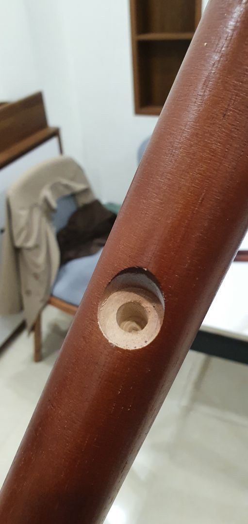 Sản phẩm có 2 nấc không có đường ray bên trong để gắn thanh móc vào, và khi mình liên lạc với shop thì không thấy trả lời. Khá thất vọng