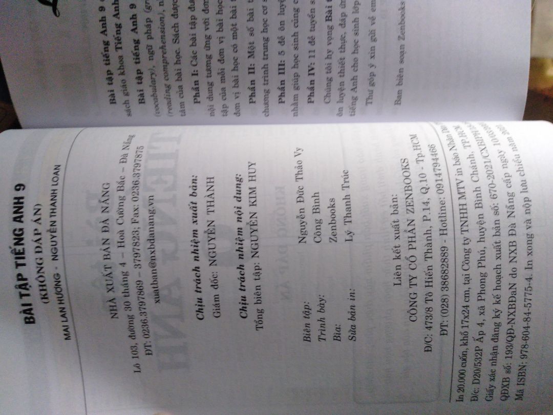 Mua trên tiki nên yên tâm lắm, giao siêu nhanh lại freeship nữa. Sách tái bản 2020 nên mới toanh, bìa sách cứng cáp chất sách cũng siêu dày