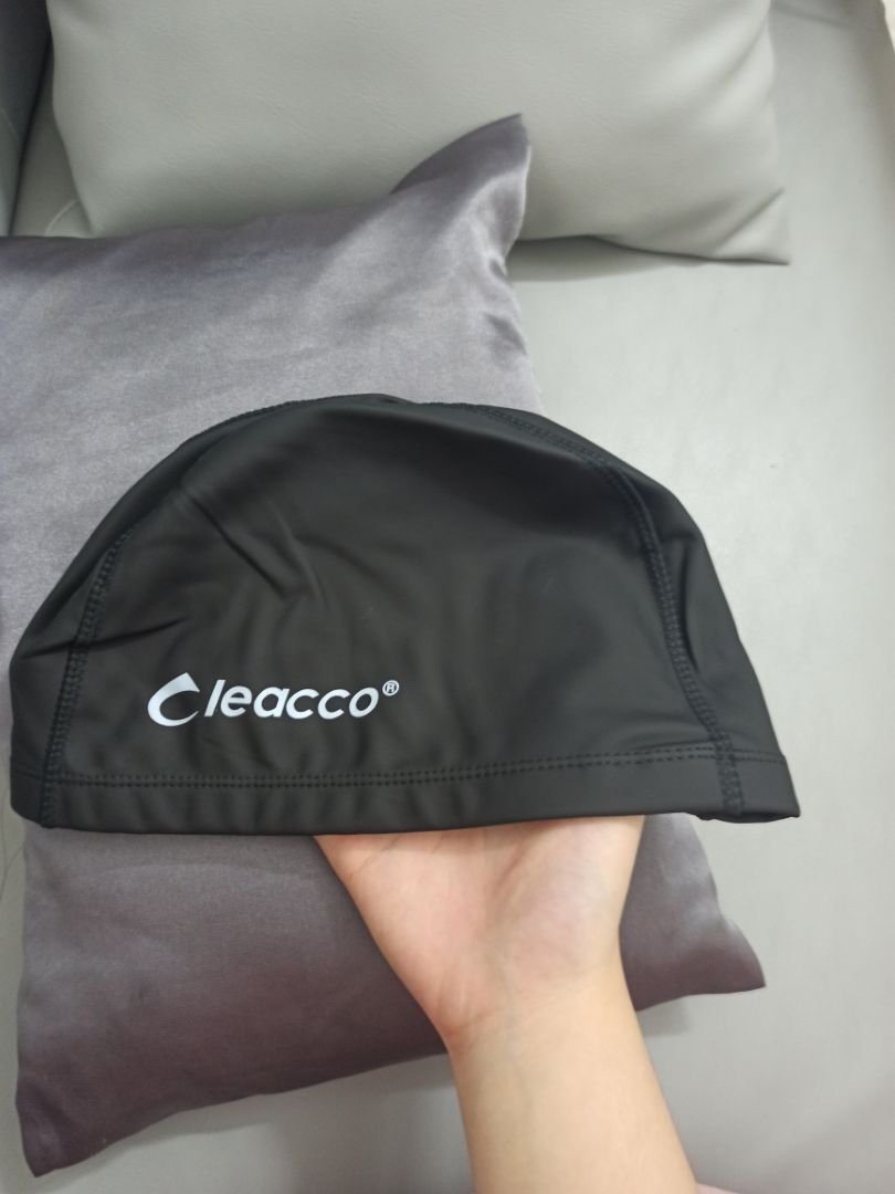 sản phẩm chất lượng thật sự, đeo vừa đầu, không bị bó tí nào. Nón có bao đựng đàng hoàng, đóng trong hộp rất ok. Lúc đầu thấy mấy nón khác rẻ hơn mà thấy bên này đánh giá cao nên mua thử, đúng là tiền nào của nấy. xịnnnn. Giao hàng nhanh nữa :)))) đặt hôm qua hôm nay có liền