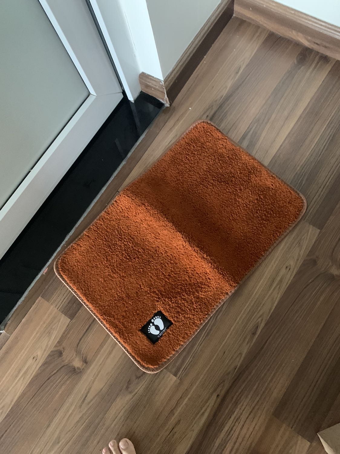 Dày. Đẹp so vơi giá tiền. Nhưng màu k đc đẹp lắm