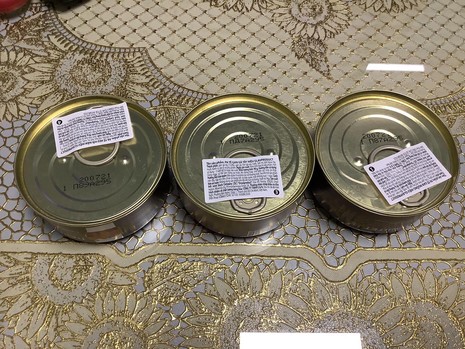 Hạn sử dụng xa, hàng được đóng gói tốt, không móp méo