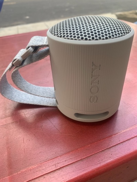 Hàng mua xong không đúng như quảng cáo, loa nghe rất nhỏ…nhưng Tiki không cho đổi trả, không bao giờ đặt mua hàng ở Tiki nữa.