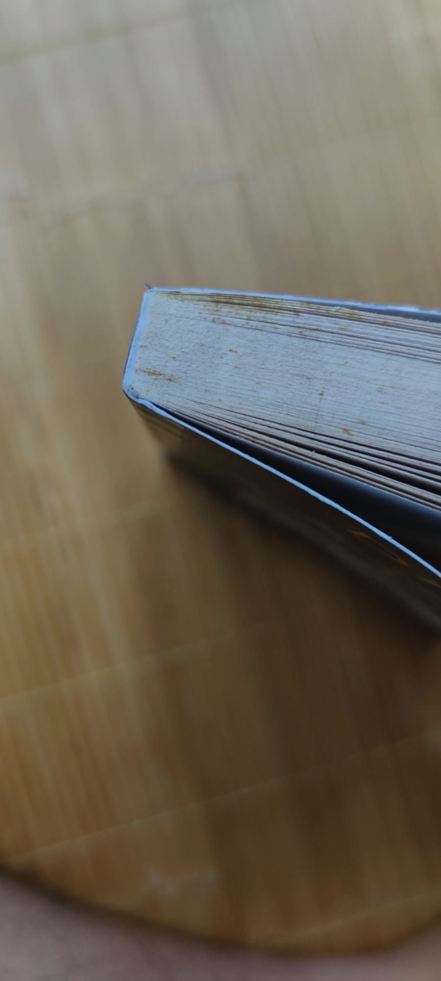 Nội dung ổn. Có vẻ là sách cũ hoặc ko đc cất cẩn thận. Vài trang sách bị quăn ở góc.