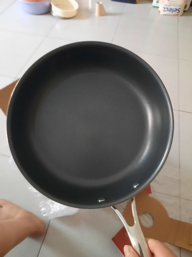 giao hàng nhanh, giao đúng hàng, chất lượng tốt, chưa dùng nhưng nhìn khá ổn, cầm nặng tay