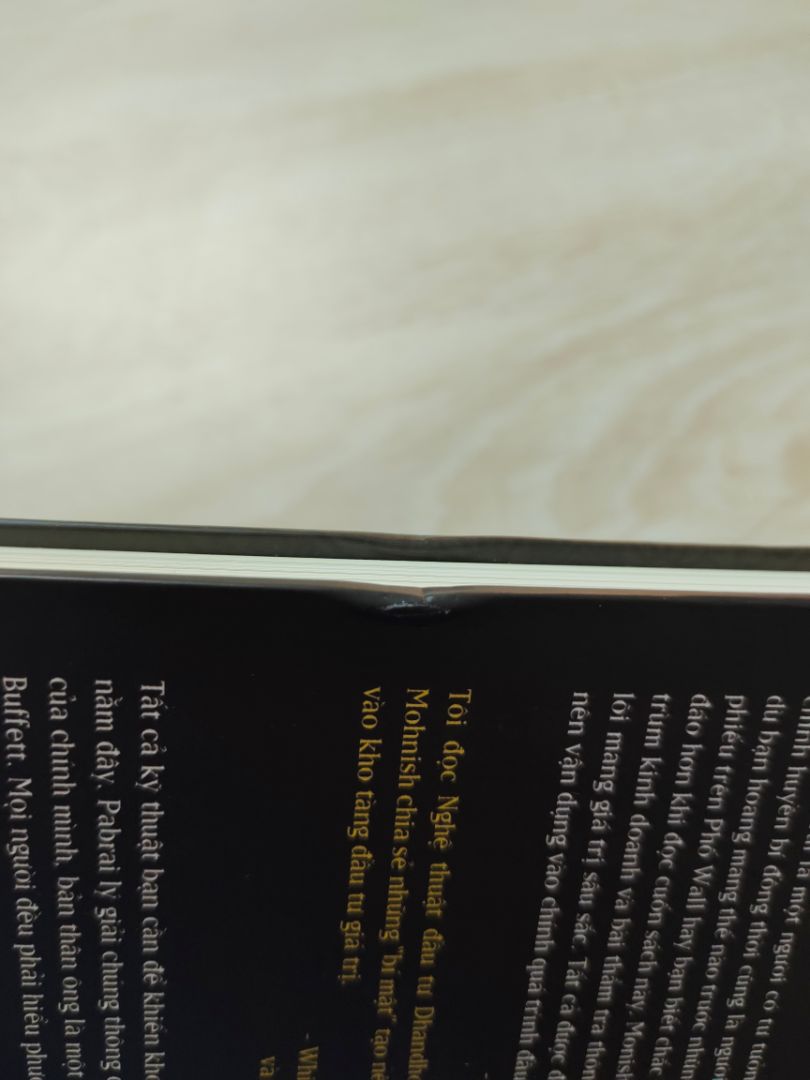 sản phẩm đẹp chất liệu xịn xò quá rẻ so với giá trị quyển sách cảm ơn shop. mỗi tội khi hàng đến nơi hộp đóng gói rách với làm móp cạnh cuốn sách làm mình nhìn quyển sách rất xót xa.