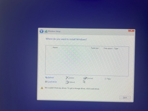 Mình đã chọn cấu hình cao cấp với ổ cứng SSD 240GB nhưng trong máy không có ổ cứng hoặc máy không nhận ổ cứng, mình đã cố gắng liên lạc với shop nhưng không được hỗ trợ. Nhắn tin shop xem không phản hồi. 

Đây là trải nghiệm mua hàng tệ nhất mình từ trước đến giờ của mình. Bỏ một số tiền không phải nhỏ đối với mình và chờ đợi giao hàng cũng khá lâu nhưng không sử dụng được.