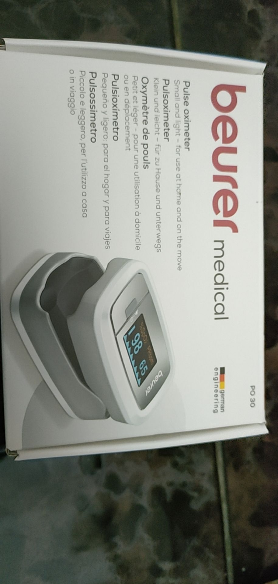 hàng nguyên hộp, phiếu bảo hành 2 năm tuy nhiên giao hàng trễ 1 tuần là quá nhiều, muốn hủy đơn cũng ko được do  thời điểm này TIKI buộc thanh toán trả trước, không tiền mặt nên người mua thiệt thòi quá