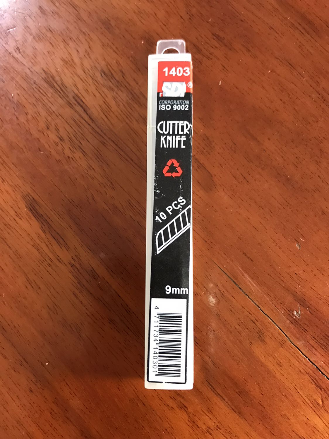 Đóng gói ổn, giao hàng đúng hẹn, ban đầu mở ra thấy hộp bút chì hết hồn 😳