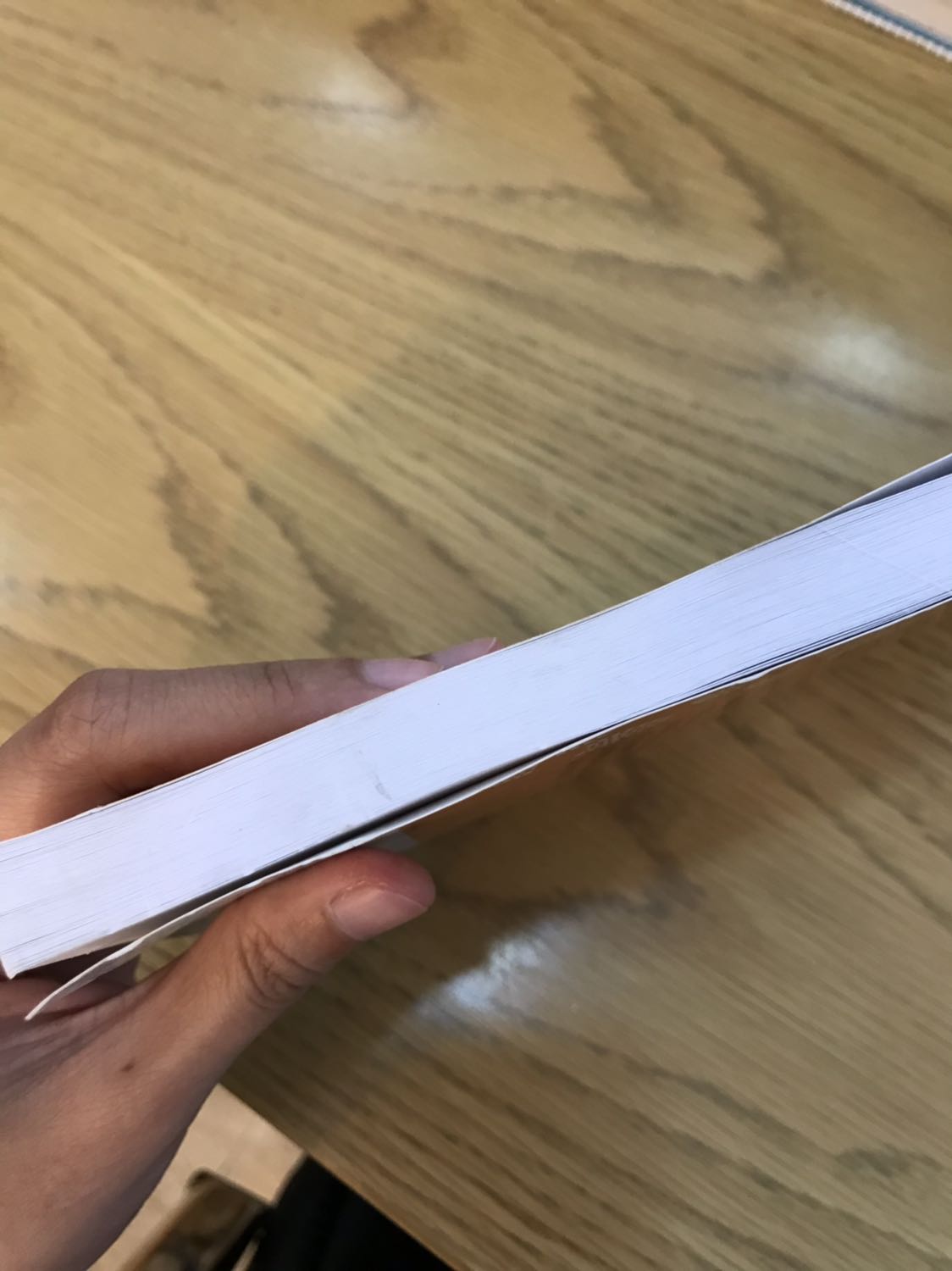 Nhận được sách bẩn hơi không vui. Về nội dung thì bận quá mình chưa đọc nên không dám nhận xét. Sẽ biết bình luận sau.