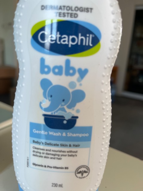 Mua rõ ràng là sữa tắm mà lại giao loại cả tắm cả gội là sao?