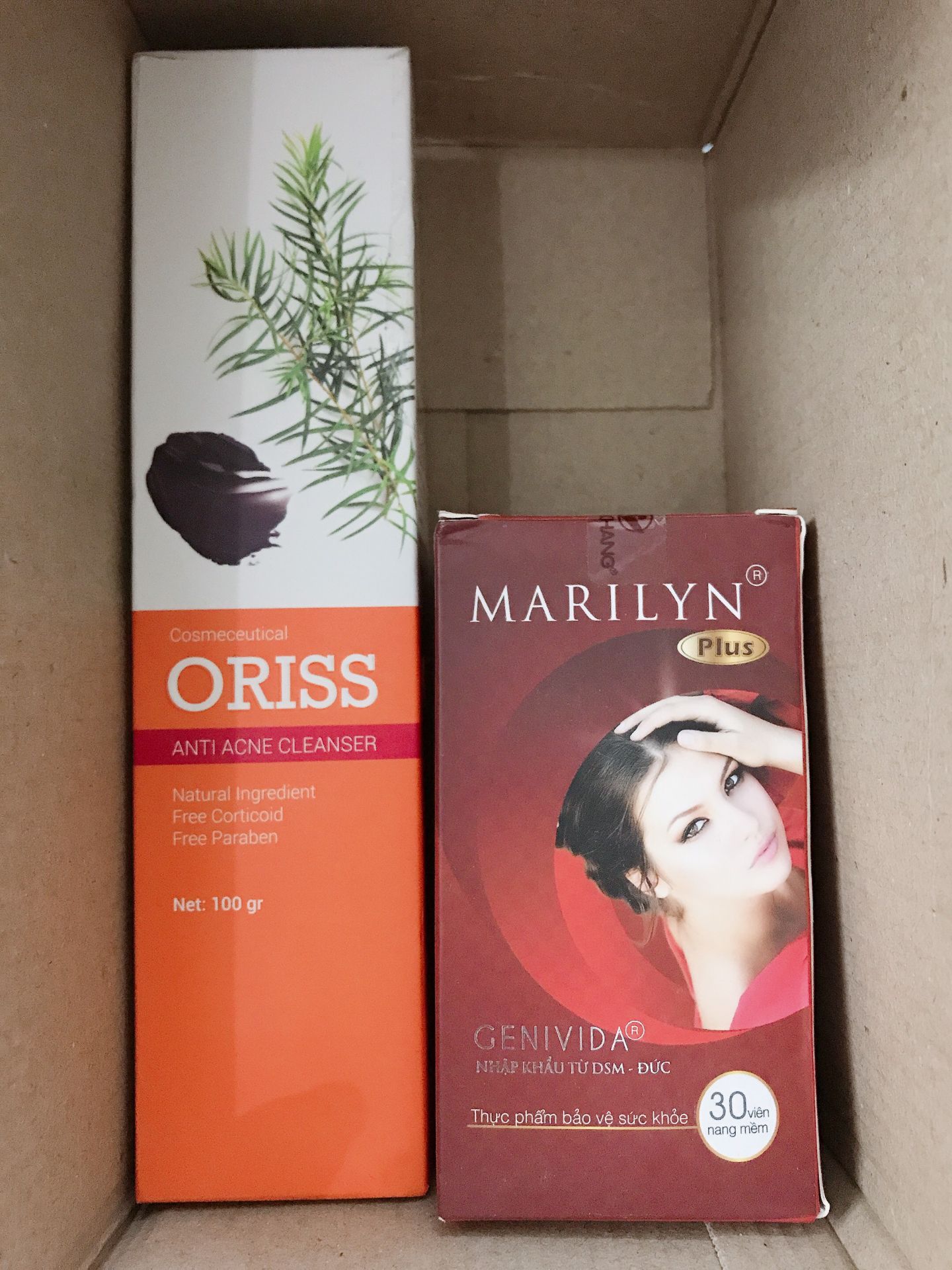 Sau nhiều lần thử đủ các loại sửa rửa mặt thì đến em này cảm thấy ổn, dịu nhẹ, rửa sạch, mùi thơm dễ chịu, không gây kích ứng da, phù hợp với người da nhạy cảm và dị ứng theo mùa như mình. Tiki giao hàng nhanh nhưng sản phẩm của mình cái hộp bị bong keo 1 tí, may mà cái tuýp vẫn nguyên vẹn.