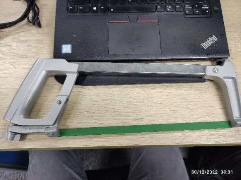 Sản phẩm đúng như mô tả. Cầm rất nhẹ, nhẹ hơn cả mấy cưa cùng kiểu dáng nhưng tay cầm bọc cao su nên cầm rất thích. Lưỡi cưa răng khá mịn. Cưa đẹp, nói chung ngon, rất đáng mua. Shop bọc hàng cẩn thận. 5*