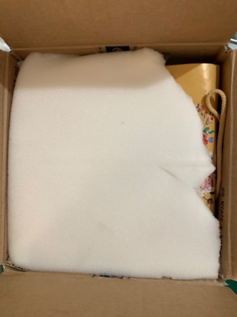 Đóng gói tận tâm, cẩn thận, bao bì đẹp, sang trọng nhưng chắc hơii tốn kinh phí. Nhận hàng nguyên vẹn. Chất lượng ban đầu thấy tốt (đang tiếp tục kiểm chứng ngâm thuốc 3 tháng). Mong giảm phí bao bì để tăng số lượng lít). Giao hàng hơi lệch nhau dù cùng một loại SP. Độ cồn - nhất là rượu ngâm Đinh lăng - thích hợp, uống êm nhẹ mượt.